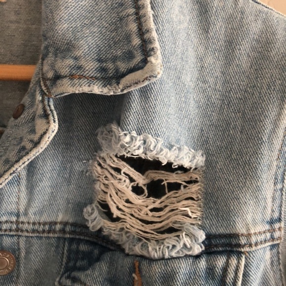 PAC SUN | Distressed light blue jean jacket - Picture 3 of 9